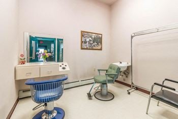 Beauty/barber salon